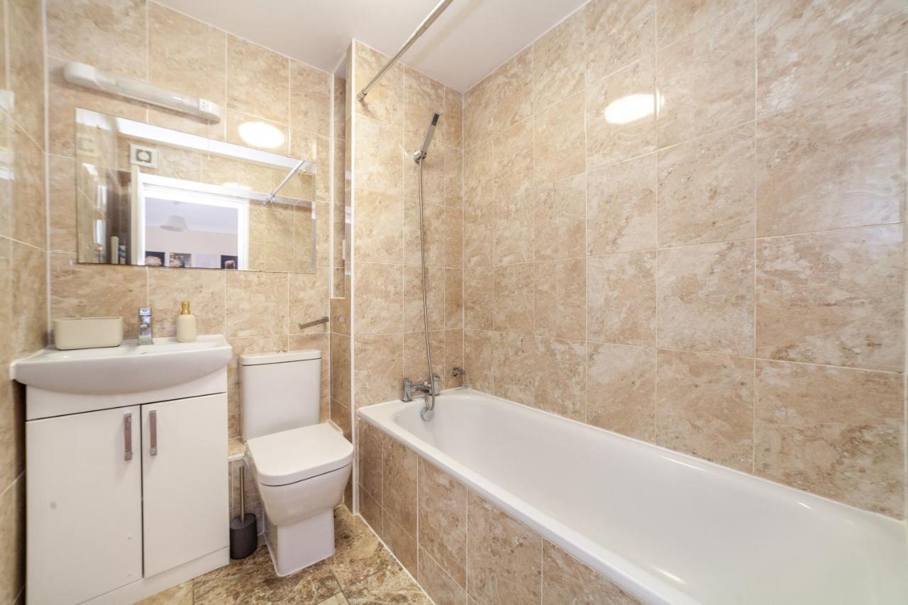 לונדון Lovely Studio Flat In Wimbledon W/ Free Parking מראה חיצוני תמונה