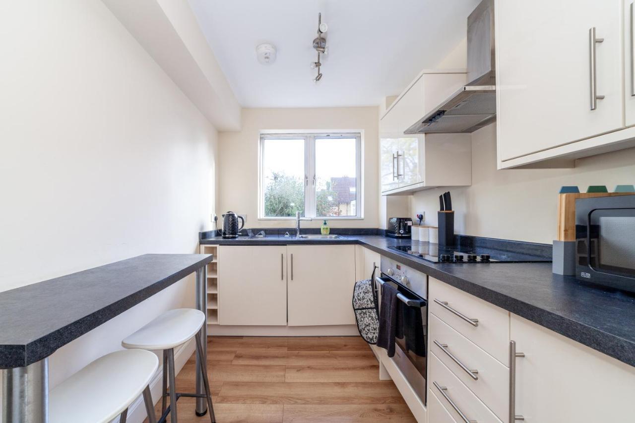 לונדון Lovely Studio Flat In Wimbledon W/ Free Parking מראה חיצוני תמונה
