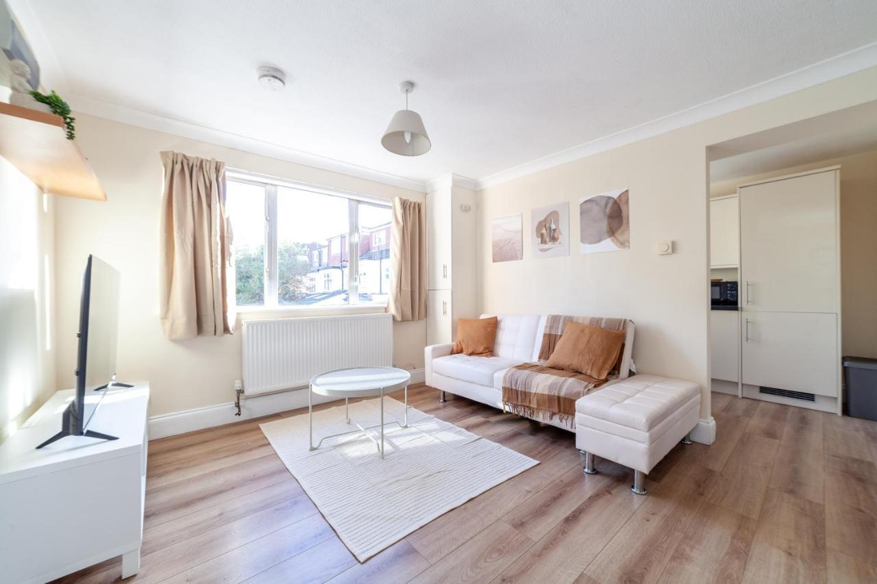לונדון Lovely Studio Flat In Wimbledon W/ Free Parking מראה חיצוני תמונה